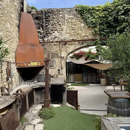 Le Du Clos *